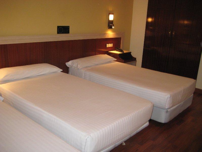 B&B Hotel Zaragoza Royal Rom bilde