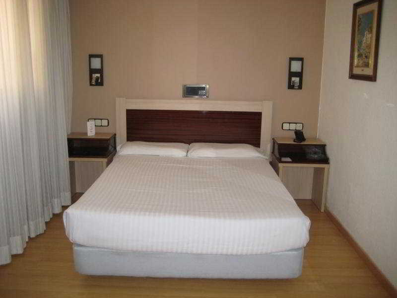 B&B Hotel Zaragoza Royal Rom bilde